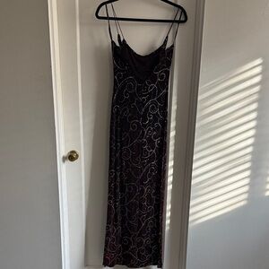 City Triangles Black Maxi Dress with Swirl Pattern
